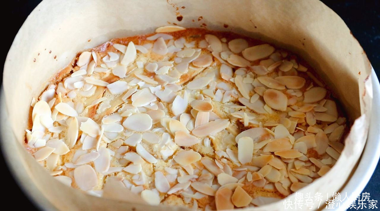 2个苹果,2个鸡蛋,教你苹果蛋糕的做法,淡淡水果香,吃着不腻