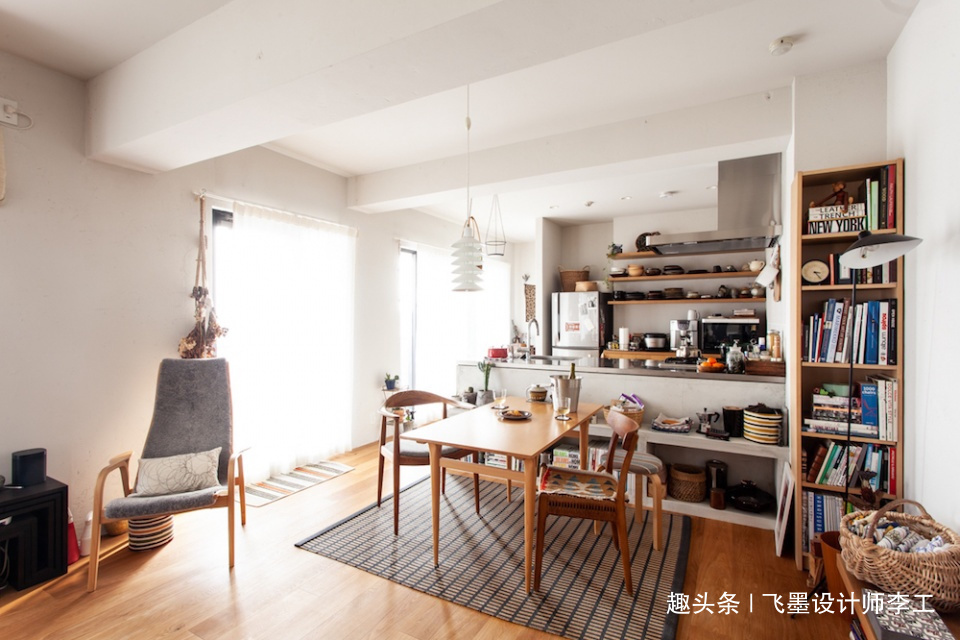 收纳|日本夫妻会装修,100多双鞋直接挂墙上,衣帽间也不要柜子,时尚