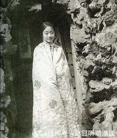 孩子|溥仪为何亲手杀掉皇后婉容孩子？说出来你别不信