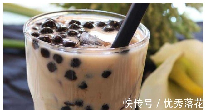 冤枉钱|别再花冤枉钱买奶茶了！手把手教你自己做，美味解渴还省钱！