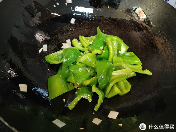 绝配|土豆的绝配,这样做咸鲜回甜特下饭,好吃到喝汤