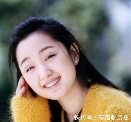 杨钰莹|杨钰莹是甜歌天后,书法也有传统根基,专家才夸她笔好字美