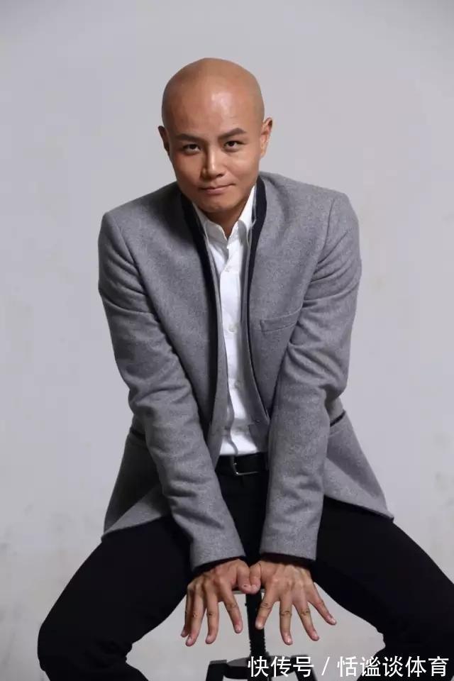 与孟非对打,吻谢娜,骂金星,吼宁静的乐嘉,终于把自己作没了