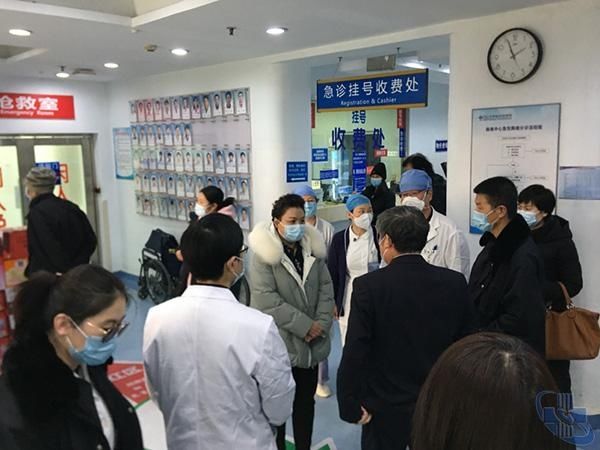 北京市医院管理中心领导慰问我院急诊、门诊、
