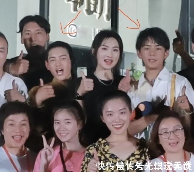 共同受邀出演《中餐厅5》,丁真与弟弟合照曝光!颜值引发热议