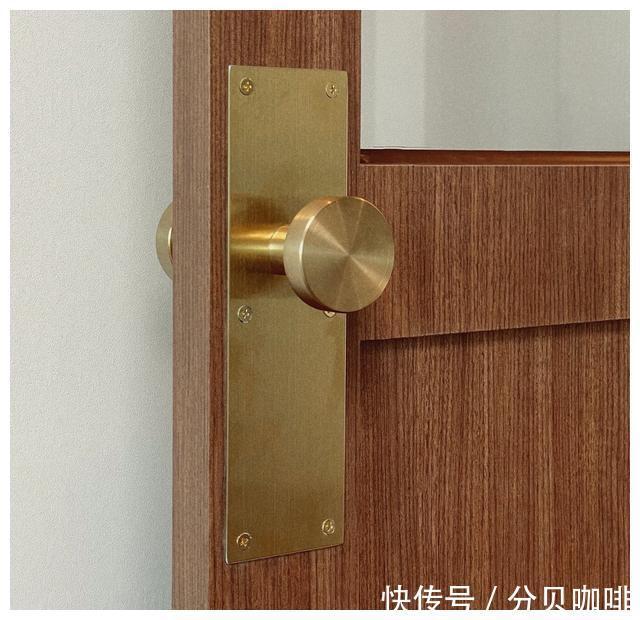 卫生间门|进门无玄关?试试她家的方法,还能多出一个餐厅,实用又耐看!