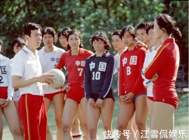 恩师|他是郎平恩师，被誉为女排教父，曾带队夺三连冠，80岁仍心系女排