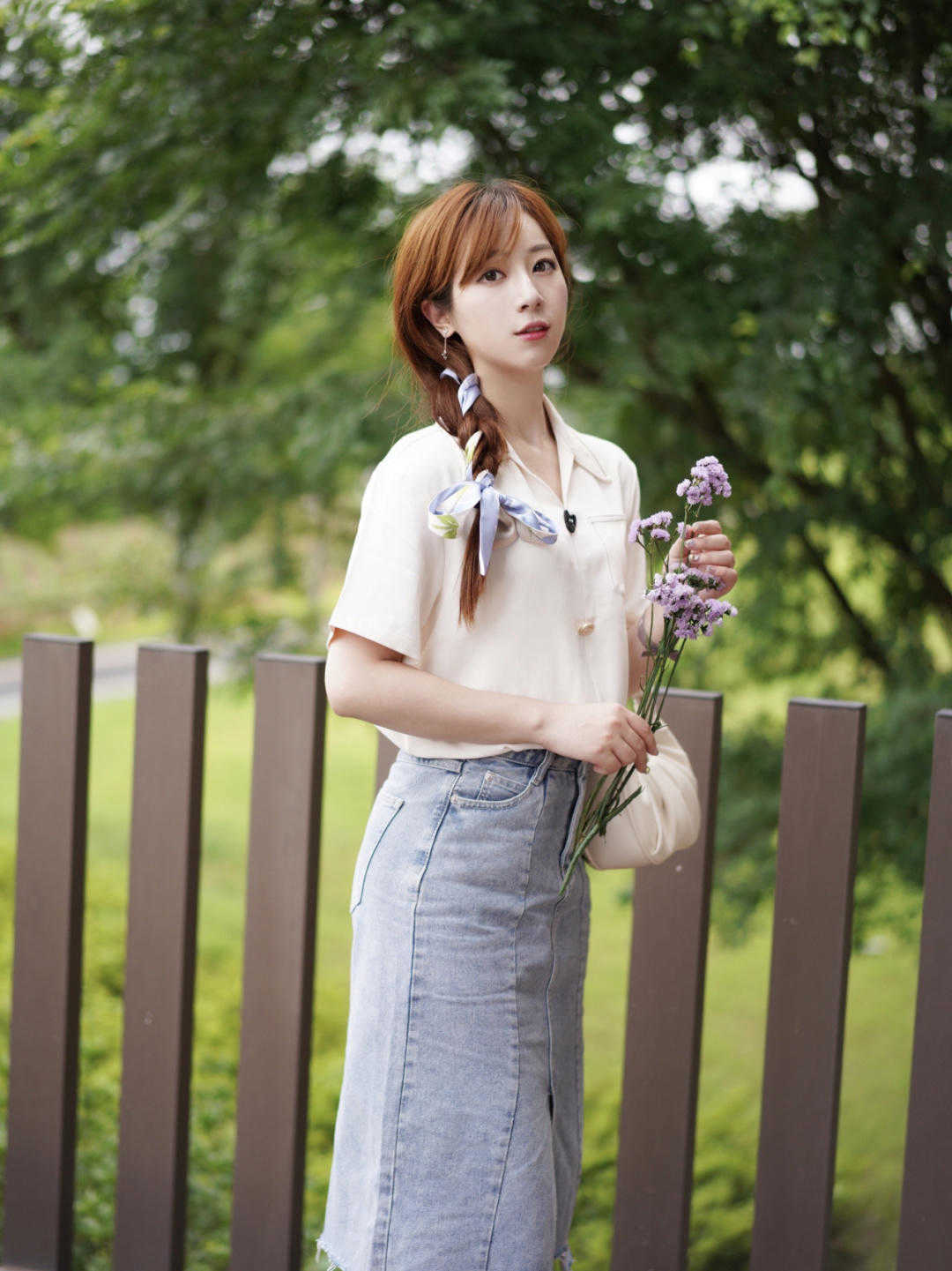 高跟鞋|牛仔裙也适合职场化,好看还减龄,可以这样穿,原来30+的女人更合适