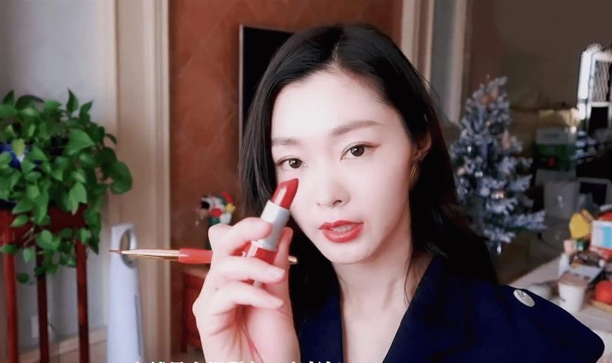 宋轶录化妆vlog，“素颜照”被疯传，女粉：不怕脱粉吗