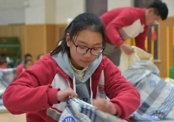 心理健康|白岩松：再苦也不会让我的孩子住校！寄宿对娃的危害不是一般的大