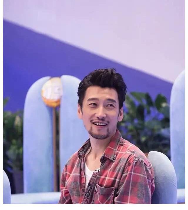 原创《追光吧！哥哥2》首播：舞美差，元素混乱，可惜了张卫健吴镇宇