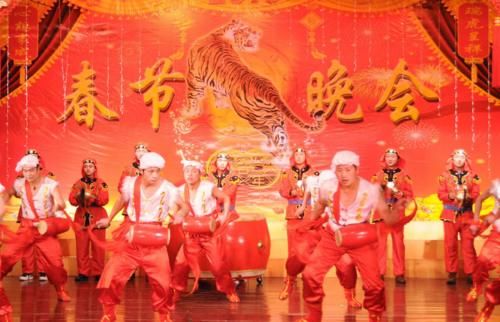 芒果台晚会嘉宾阵容,蔡徐坤将和他同台比拼,顶流男团也加盟其中