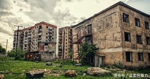 探秘工业小镇, 大多建筑都是五十年代建, 似瞬间穿越回前苏联