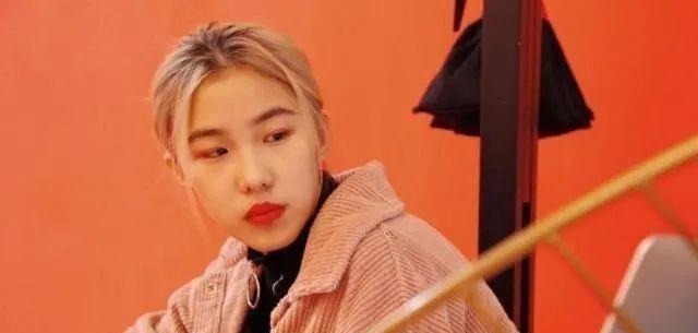 父母|16岁吃饭还要人喂,日花销过万的“巨婴”思琦,现状值得家长反思