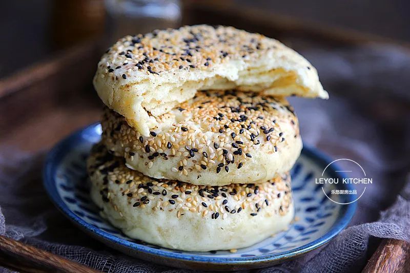 1斤面粉做6个烧饼,不油不腻,平底锅就能做,刚好全家人的早餐