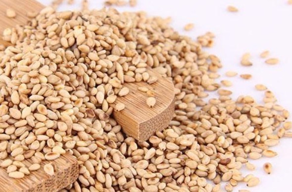 老太太|花盆里撒一把，不用再施肥，花儿仍然可以叶片翠绿，花开得更久