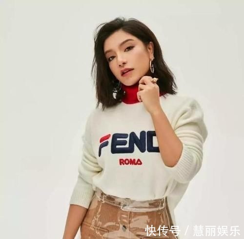 气质 圆脸就放弃“黑长直”吧!换上这4种发型,气质变得更高级了!