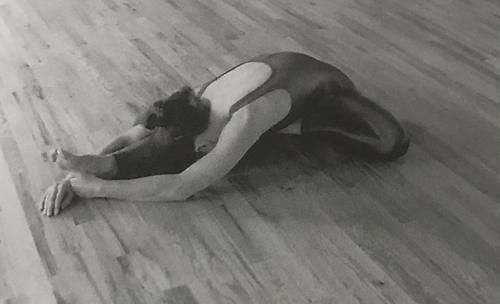 耻骨|为什么我建议女人多练阴瑜伽中蝴蝶式