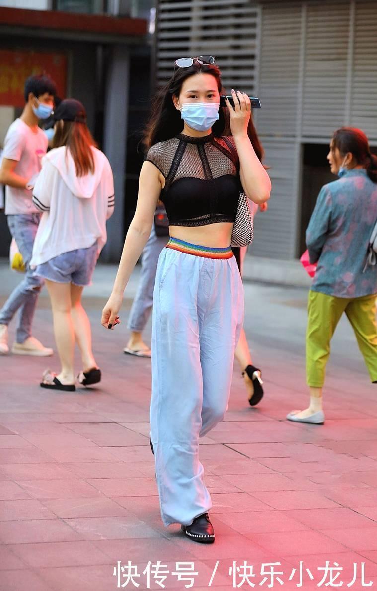 舒适|清纯可爱的小姐姐，穿上舒适阔腿裤，都会觉得很美吧