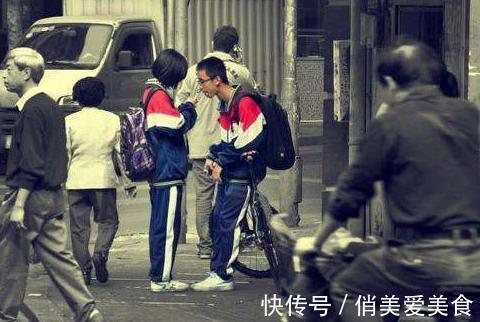 老师|14岁女孩关于“爱情”的作文火了,老师:就算她早恋我也不会管