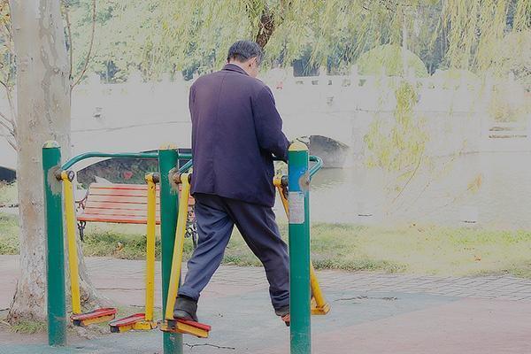 头部|长寿的人,早上多有四个好习惯,第三个很少有人能做到,你可以吗