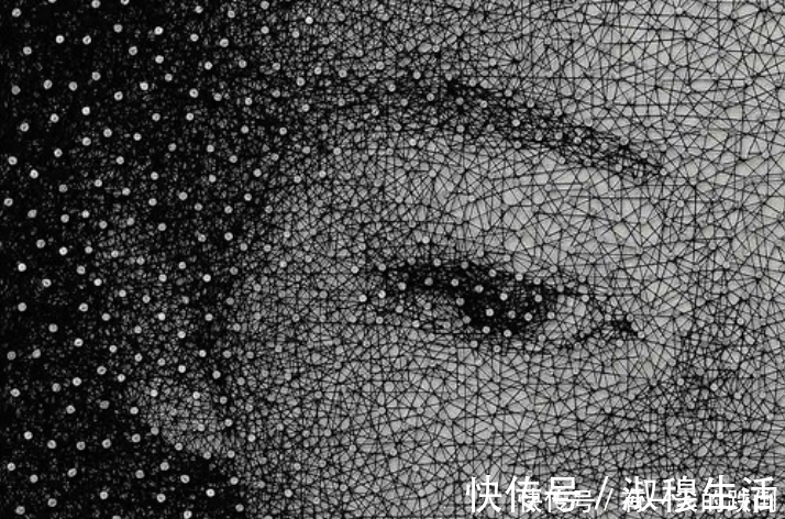 木板!画家在木板上钉了5000枚钉子,用一根线“乱绕”,结果绕出一幅画