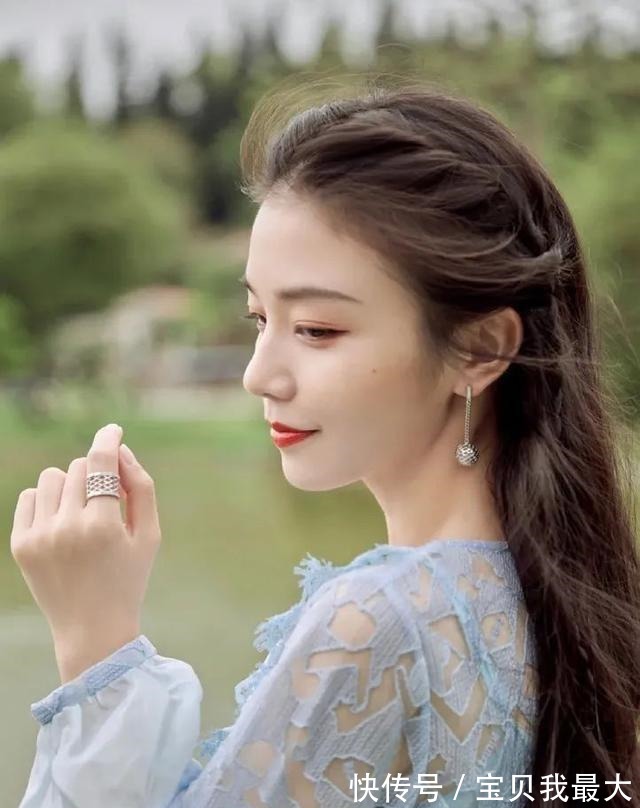 鲨鱼 别再披头散发了!这3个发型够美够撩人,清凉显脸小