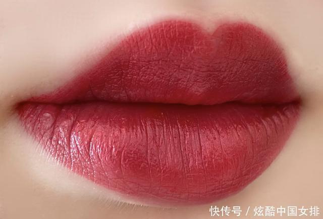 滋润度|火了几年的大牌美妆,真好用吗阿玛尼蓝标实力强,纪梵希不值得