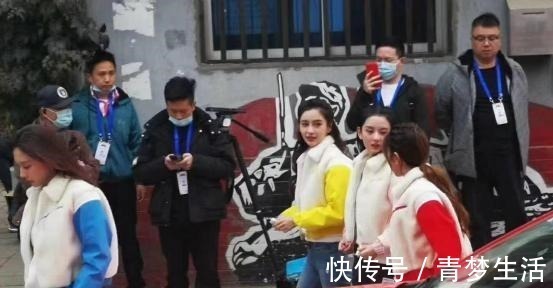 《奔跑吧9》陣容強(qiáng)大宋祖兒變村姑!baby小紅帽造型驚艷