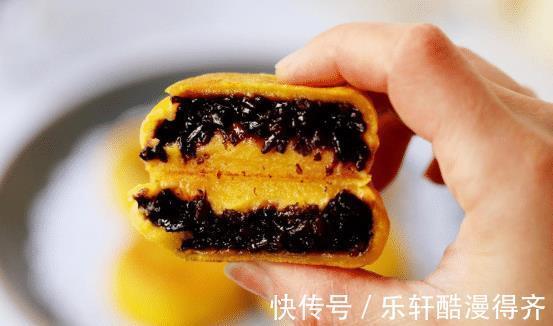 好吃|甜香滋养，无油紫米馅南瓜饼，制作简单还好吃