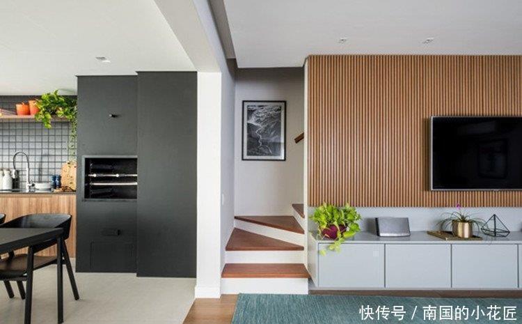 置物架|135平房住了5年仍像样板房,秘密在电视墙,藏20平储藏室收纳!