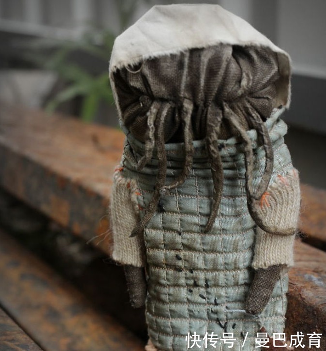 美女&俄罗斯美女手工艺术家和她独特的玩偶们!