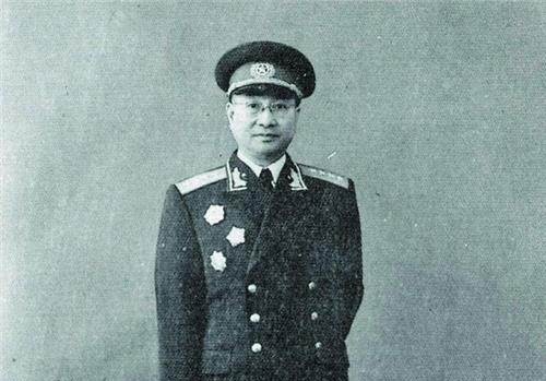 年授|八路军刚成立时,6位旅长都多大年龄?谁最年轻?55年授什么军衔