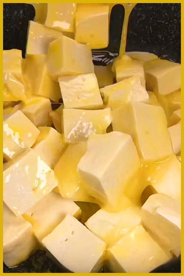 二娃|1块豆腐2个鸡蛋拌一拌，炖一锅都不够家人吃，快来学习吧