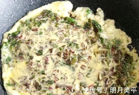 鸡蛋饼|23块钱一斤，再贵也要吃，和鸡蛋搅一搅做早餐，香软营养高