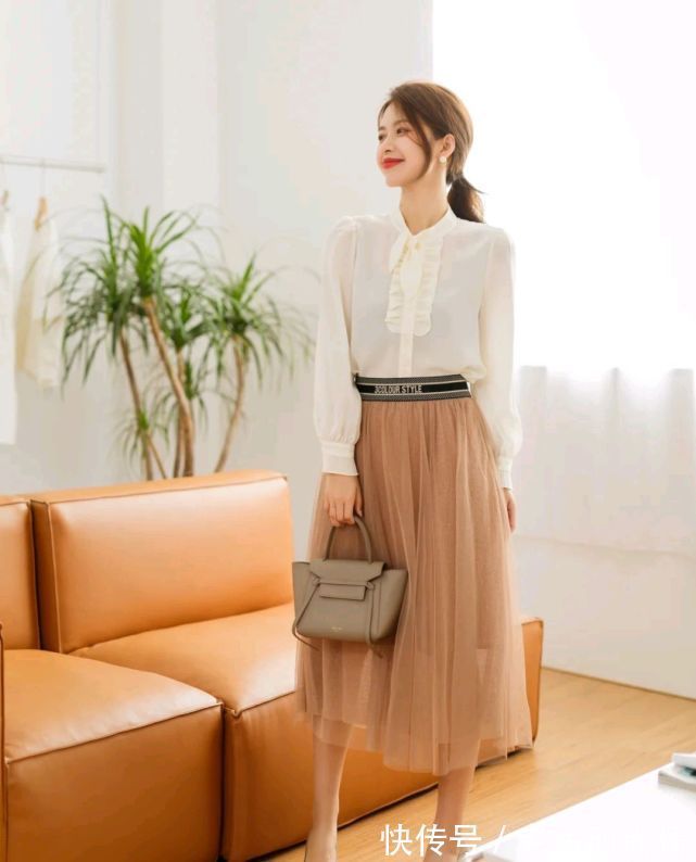 俏皮|初秋穿搭不用纠结,有气质的穿搭或俏皮穿搭,都是不错的选择