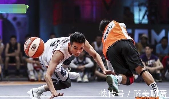 搞笑|《我要打籃球》首播受好評(píng)，李易峰變節(jié)目活寶，鄧倫稱拍戲無(wú)聊