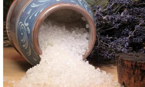 骨质疏松|世卫组织呼吁停止食用，比味精更伤骨骼，提醒家人：尽快撤下餐桌