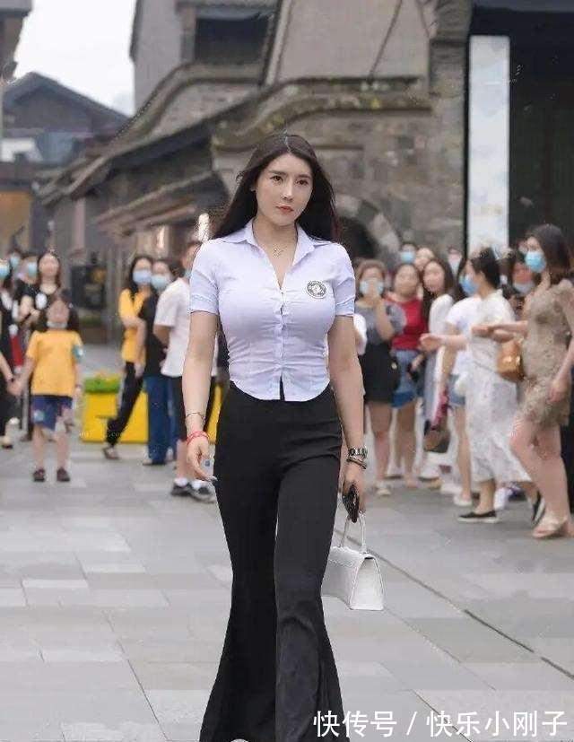 百褶裤 无袖衬衫与百褶裙,高跟鞋是必不可少的搭配,时尚满满!