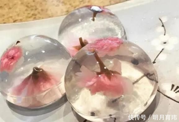 零食|男生舍不得送女生的4种零食,水馒头不算啥,全买得起家里有矿