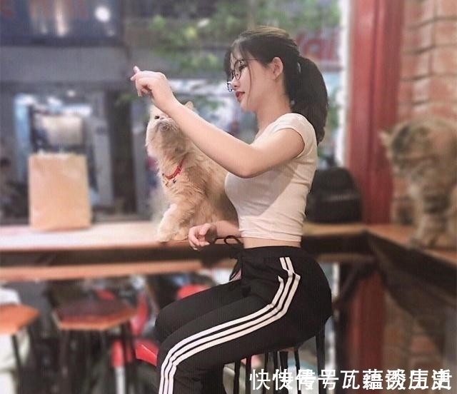 小美|女孩为改变干瘦身材开始健身，两年之后看看她有什么改变？