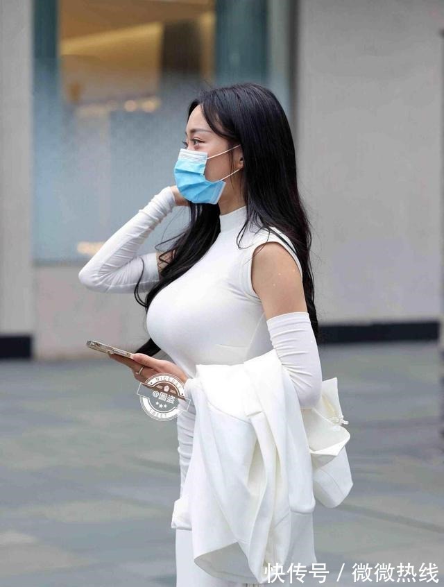 清新感 独特优雅的连衣裙装扮简约不失高端，唯美清新感十足，休闲俏皮！