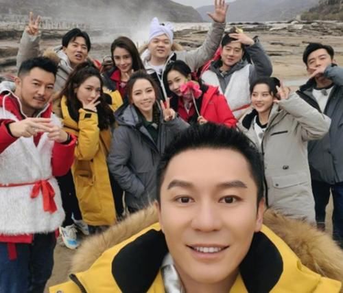  郑恺|郑恺当爸后首录跑男，被李晨起哄难掩喜悦，对老婆4字称呼亮了