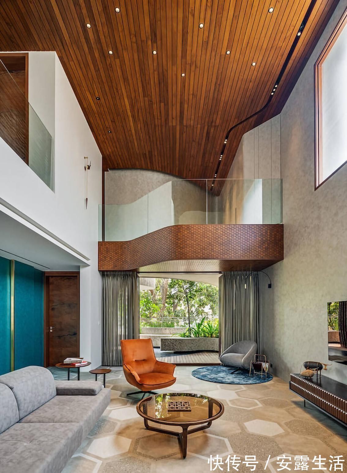 极简|印度富人区的510㎡自建豪宅,悬空花园,天井泳池,很有特色