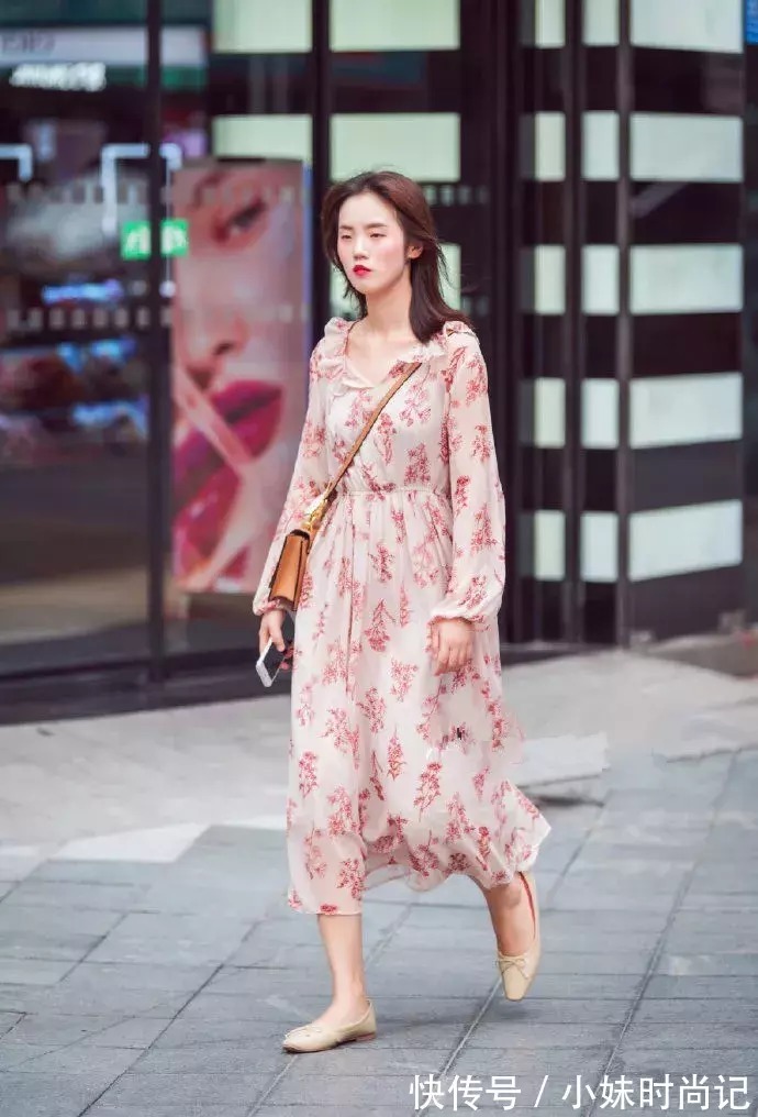 女生|高跟鞋时尚又百搭,穿起来让你显得更优雅