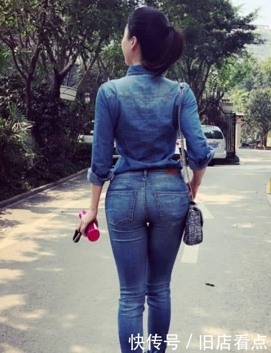 简约的牛仔裤,时尚又个性,街头“吸睛神器”!
