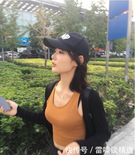 发现|妹子以为监控坏掉了，和男友躲在一边秀恩爱，结果让人发现尴尬了