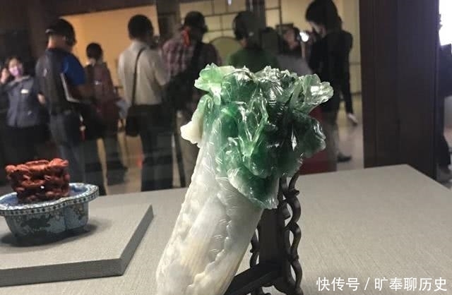 翠玉|翠玉白菜家喻户晓,但却称不上是国宝,专家认为至少有几点不达标