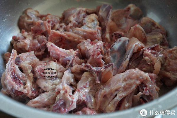 这才是骨头最好吃的做法，比啃鸭脖香百倍，外酥里嫩！停不下来