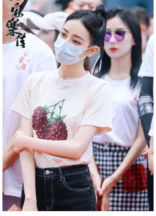 迪丽热巴|龚俊、迪丽热巴新剧正在热播,两人组CP的《安乐传》又开拍了